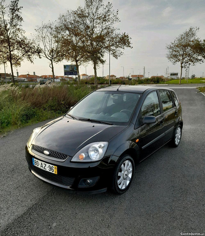 Ford Fiesta 1.2 gasolina impecável !