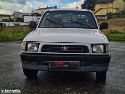 Toyota Hilux 2.4 D LN145LPM CD Cx Met