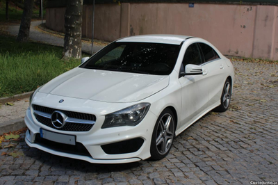 Mercedes-Benz CLA 180 AMG Line