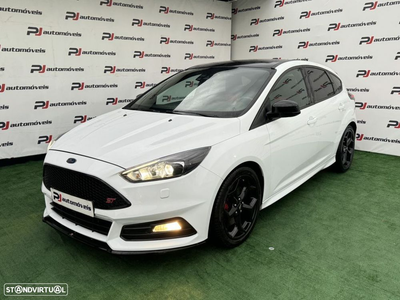 Ford Focus 2.0i ST-2