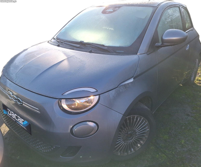 Fiat 500 E 3+1 ICON