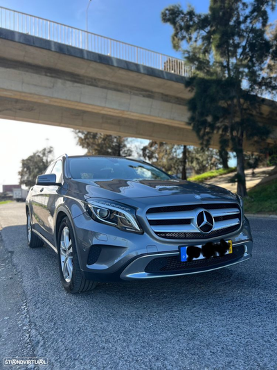 Mercedes-Benz GLA 200