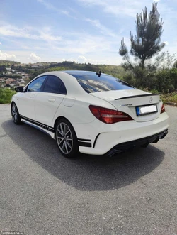 Mercedes-Benz CLA 45 AMG 381cv