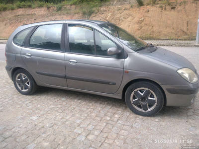 Renault Scénic 1.9 DCI 100 cv