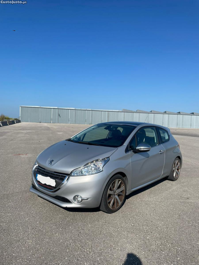 Peugeot 208 1.6 THP Allure