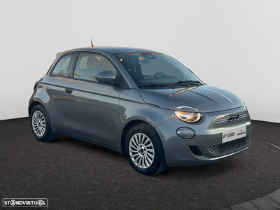 Fiat 500e Action