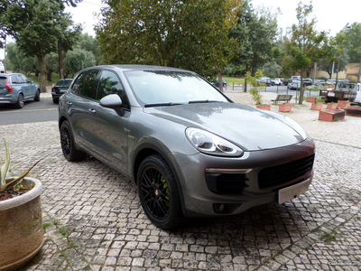 Porsche Cayenne S e-Hybrid