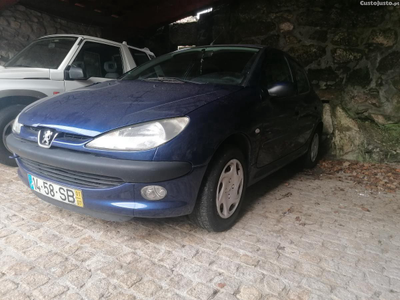 Peugeot 206 1.1