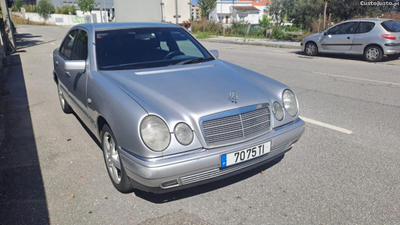 Mercedes-Benz E 300 Elegance