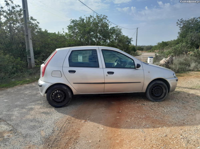 Fiat Punto 1.2 GASOLINA ANO 2002 INSPEÇAO VALIDA ATE 2025 11