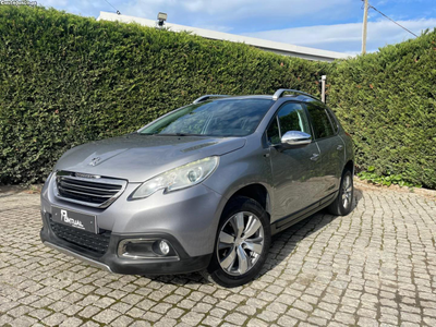 Peugeot 2008 1.2 PureTech Style