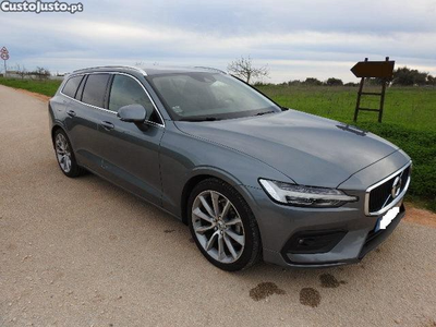 Volvo V60 Momentum Plus