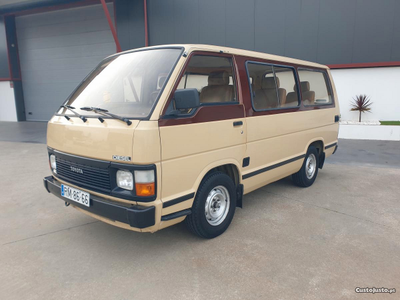 Toyota HiAce LH51 9 Lugares - Versão LUXO