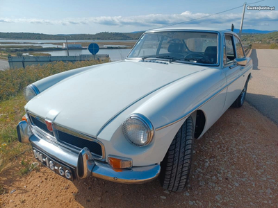 MG MGB GT em bom estado de conservação