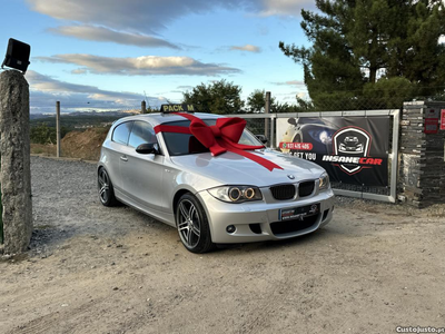 BMW 118 Pack M (Traseira Look 1M)