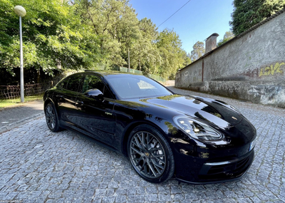 Porsche Panamera 4 e-hybrid