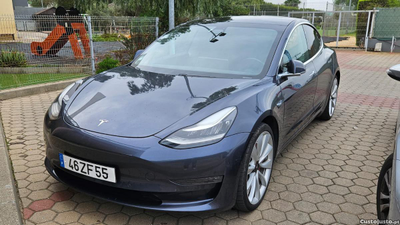 Tesla Model 3 Sedan