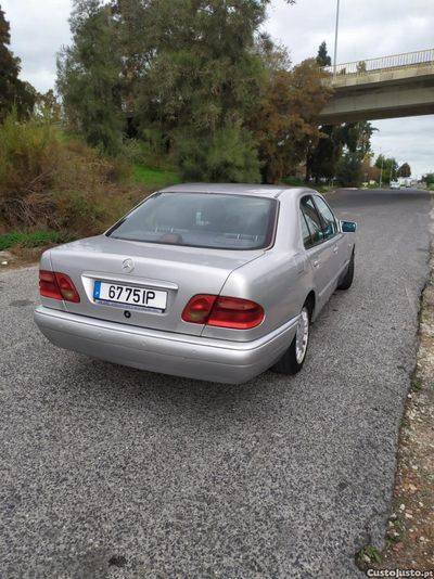 Mercedes-Benz E 220 Diesel Nacional