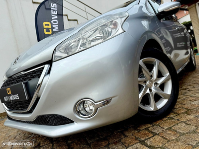 Peugeot 208 1.2 VTi SE Style