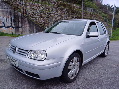 VW Golf 1.4 i Viatura Nacional