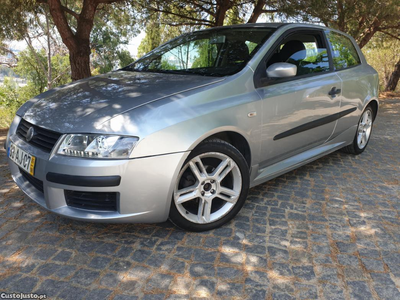 Fiat Stilo 1.6 cilin 16 valav 100 cav 6 velocidade