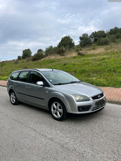 Ford Focus 2005 impecável