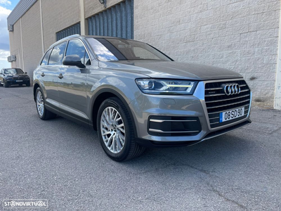 Audi Q7 3.0 TDI quattro S-line Tiptronic 7L