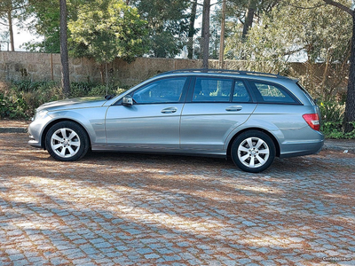 Mercedes-Benz C 180 Excelente estado