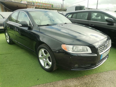 Volvo S80 2.4D d5 momentum 185 cv