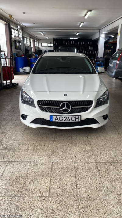 Mercedes-Benz CLA 220 220 D