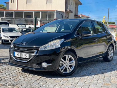 Peugeot 208 1.2 VTI ALLURE