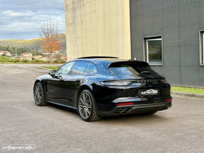 Porsche Panamera Sport Turismo 4 E-Hybrid Platinum Edition