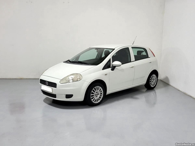 Fiat Grande Punto 1.2 Active Nacional