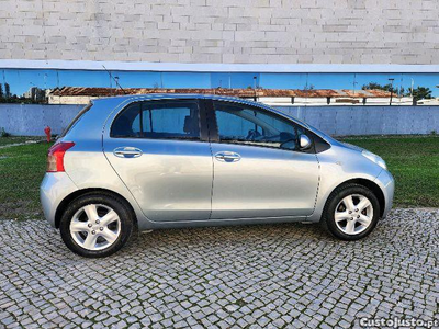 Toyota Yaris Comfort 1.0 Vvt-i Praticamente Novo.