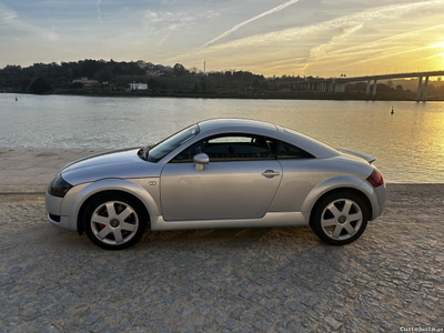 Audi TT 1.8T 180 CV 8n