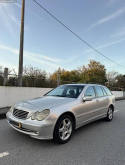 Mercedes-Benz C 220 Cdi avantgard automática (nacional)