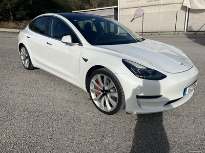 Tesla Model 3 Performance dual motor tracção integral