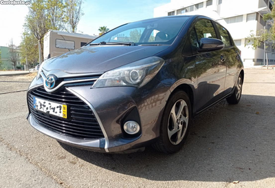 Toyota Yaris 1.5 HSD (Hibrido/Gasolina)