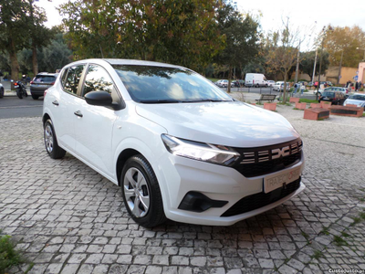 Dacia Sandero 1.0SCe Essential