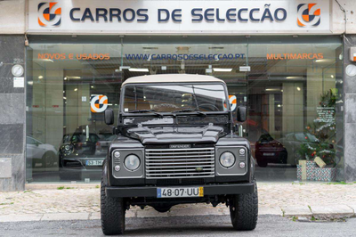 Land Rover Defender Outro