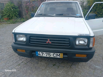 Mitsubishi L200 caixa aberta