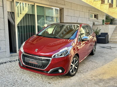 Peugeot 208 PureTech ALLURE 2017/12