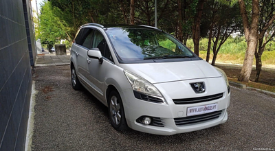 Peugeot 5008  1.6e-HDI Allure 7 Lug Aut