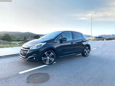 Peugeot 208 GT Line