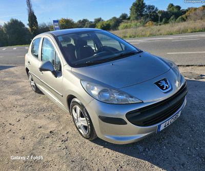 Peugeot 207 1.4i-Confort