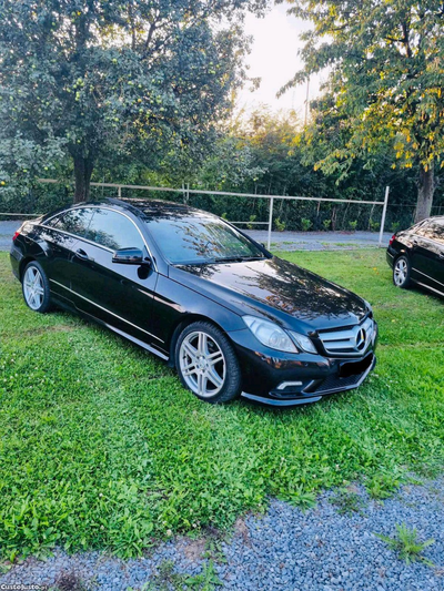 Mercedes-Benz E 220 coupe