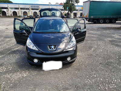 Peugeot 207 1.4 HDi