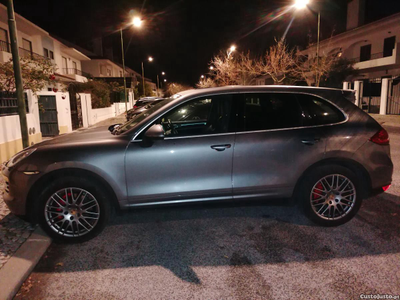 Porsche Cayenne Platinum Edition