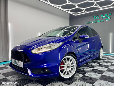 Ford Fiesta 1.6 EcoBoost c/ Pack Pele Desportiva ST