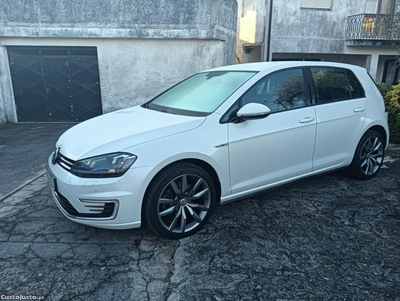 VW Golf GTE plug-in 1.4/ 204 cv